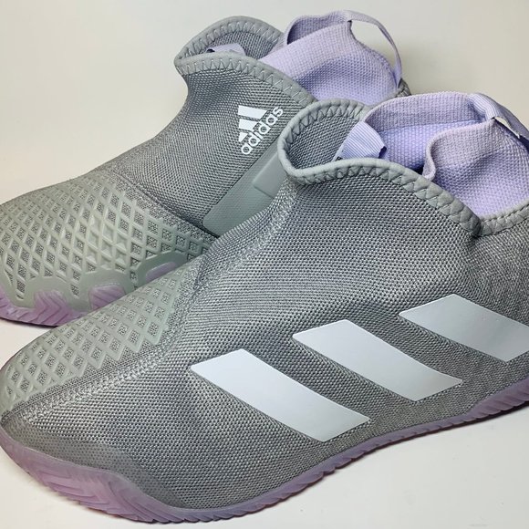 laceless tennis shoes